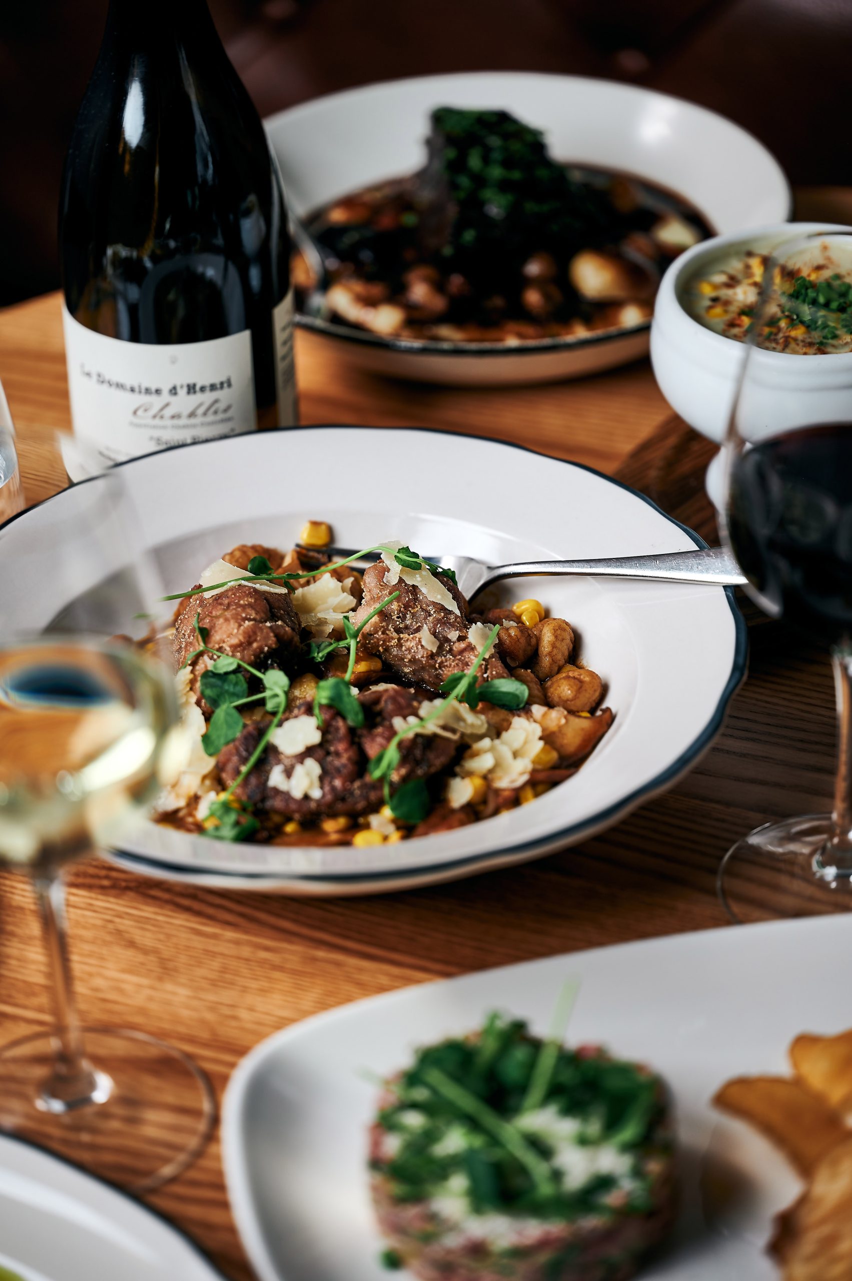 Le resto au concept de brasserie française Chez Lionel ouvre ses portes